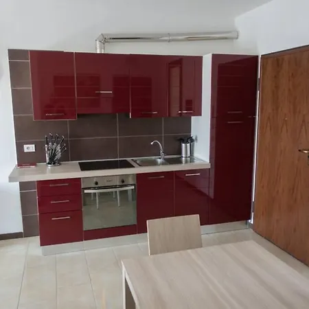 Apartman Victoria, Cozy Flat Near Leonardo Academy
